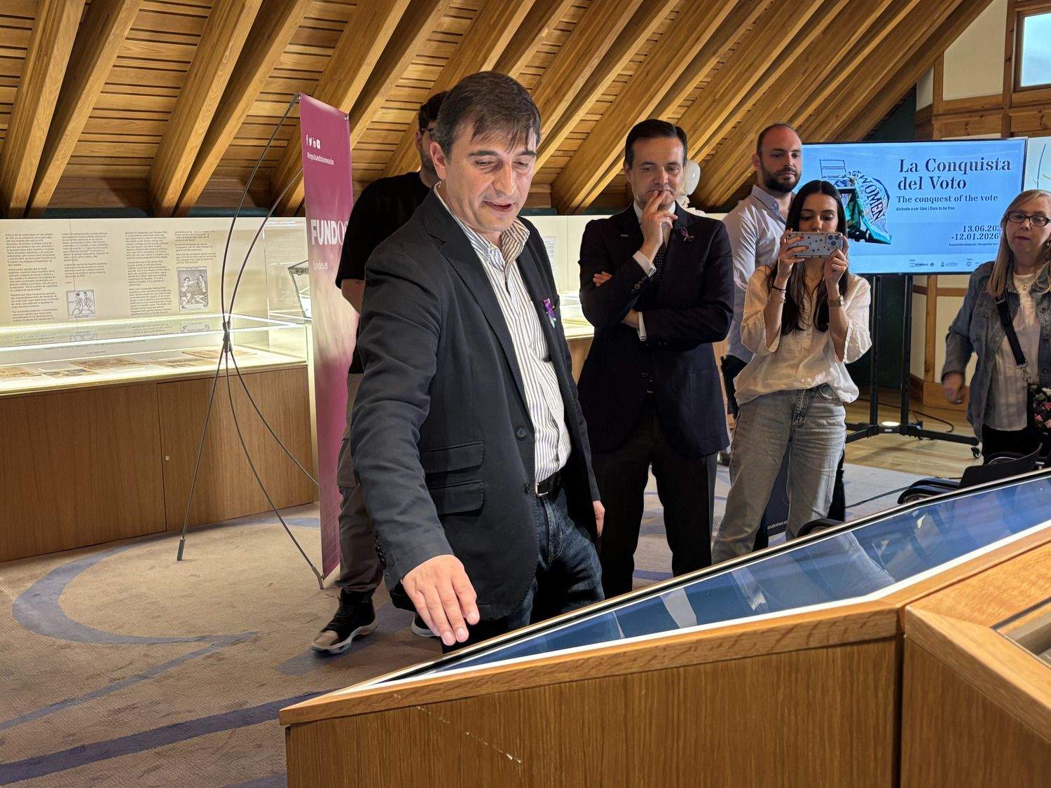 Presentación de la exposición 'La Conquista del Voto' en el Museo Casa Botines de Gaudí en León Presentación de la exposición 'La Conquista del Voto' en el Museo Casa Botines de Gaudí en León