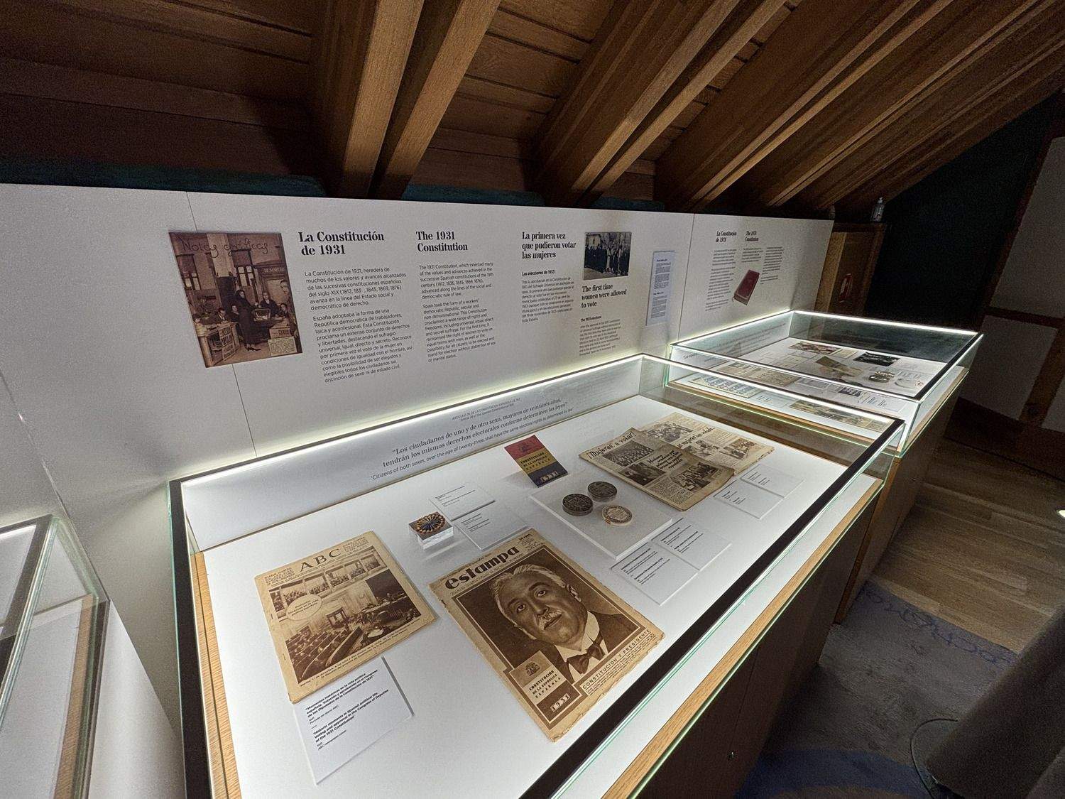 Presentación de la exposición 'La Conquista del Voto' en el Museo Casa Botines de Gaudí en León Presentación de la exposición 'La Conquista del Voto' en el Museo Casa Botines de Gaudí en León