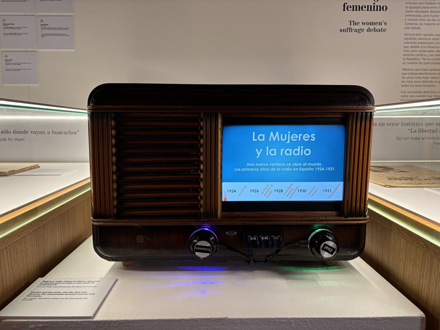 Presentación de la exposición 'La Conquista del Voto' en el Museo Casa Botines de Gaudí en León Presentación de la exposición 'La Conquista del Voto' en el Museo Casa Botines de Gaudí en León