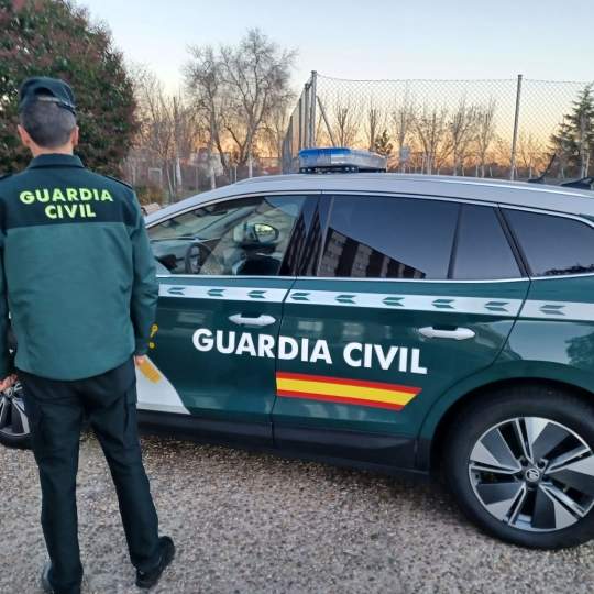 Guardia Civil | Detenido tras protagonizar una persecución de ‘película’: Huye con un coche robado y termina volcando en Azadinos (León)