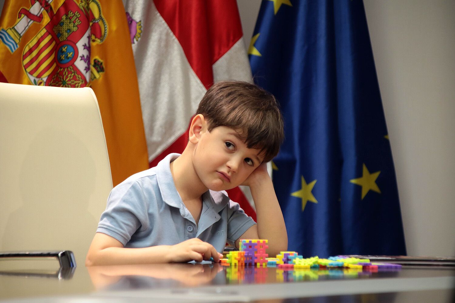 El pequeño Darío de La Pola de Gordón (León) inspira una tesis pionera sobre un fármaco para tratar la FOP | Peio García / ICAL