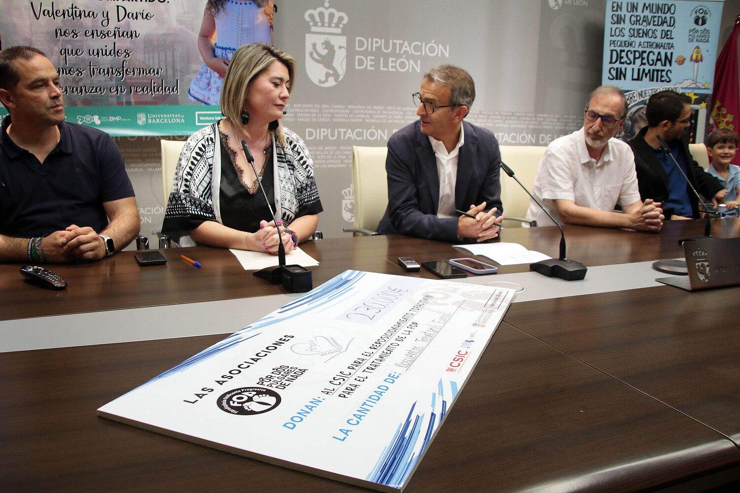 Rueda de prensa en la que se presentó la tesis que investigará el uso del fármaco Tofacitinib en los pacientes de FOP | Peio García / ICAL