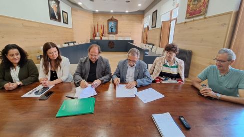 Las piscinas municipales de La Bañeza serán el primer “Espacio Sin Humo” de la ciudad