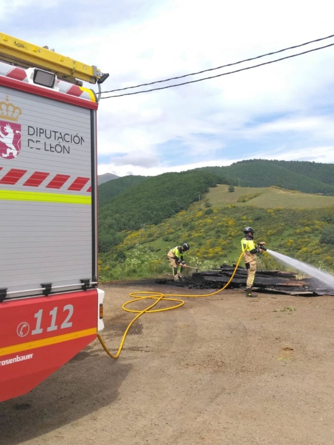 Actuación de los Bomberos de la Diputación en el incendio de Riaño (León)