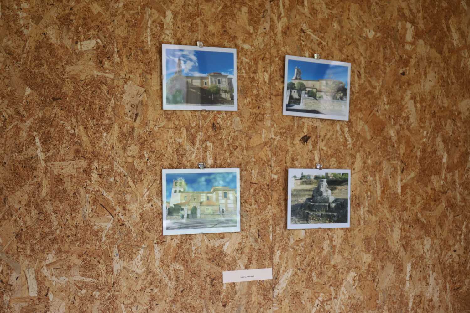 Exposición 'Exponiéndonos' de Acles en el claustro de los Capuchinos