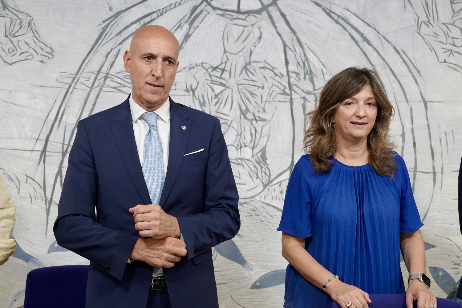 La rectora de la Universidad de León, Nuria González, y el alcalde de León, José Antonio Diez, firman el convenio del Ildefe para la puesta en marcha del programa Becas Talento | Campillo / ICAL