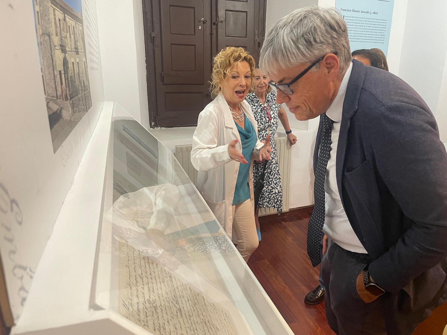 Inauguración de la nueva exposición en el Archivo Histórico Provincial de León 