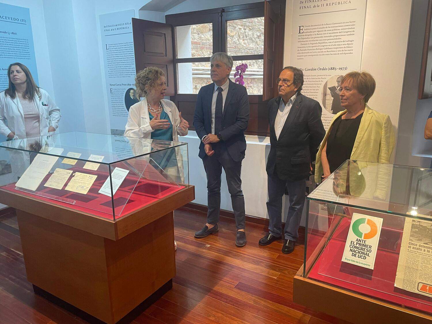 Inauguración de la nueva exposición en el Archivo Histórico Provincial de León 
