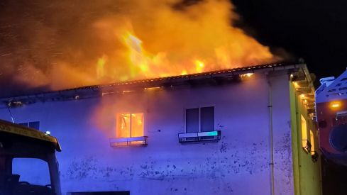 Sofocan el incendio de una vivienda en Chozas de Arriba (León) | Bomberos de León