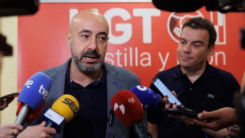 Óscar Lobo llama a Azucarera a sentarse a negociar para evitar el cierre de la planta de La Bañeza