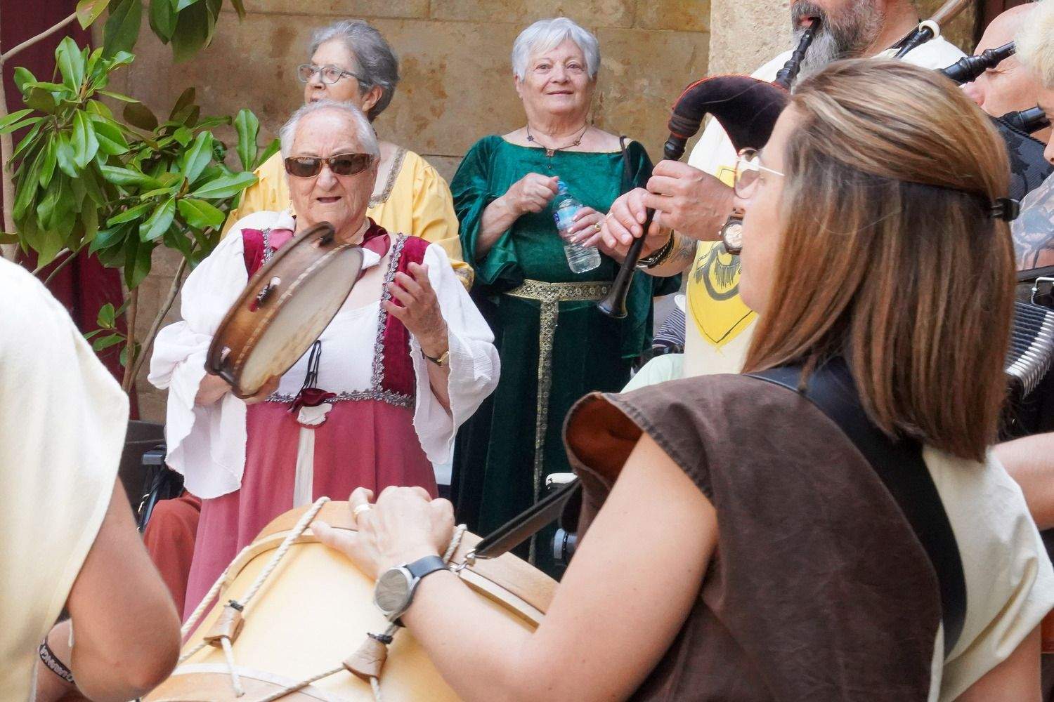 Inauguración de la Feria Medieval de los centros asistenciales de la Diputación de León | Campillo / ICAL