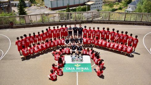 Arranca el VII Campus de Balonmano Juanín García en Santa Lucía de Gordón (León)