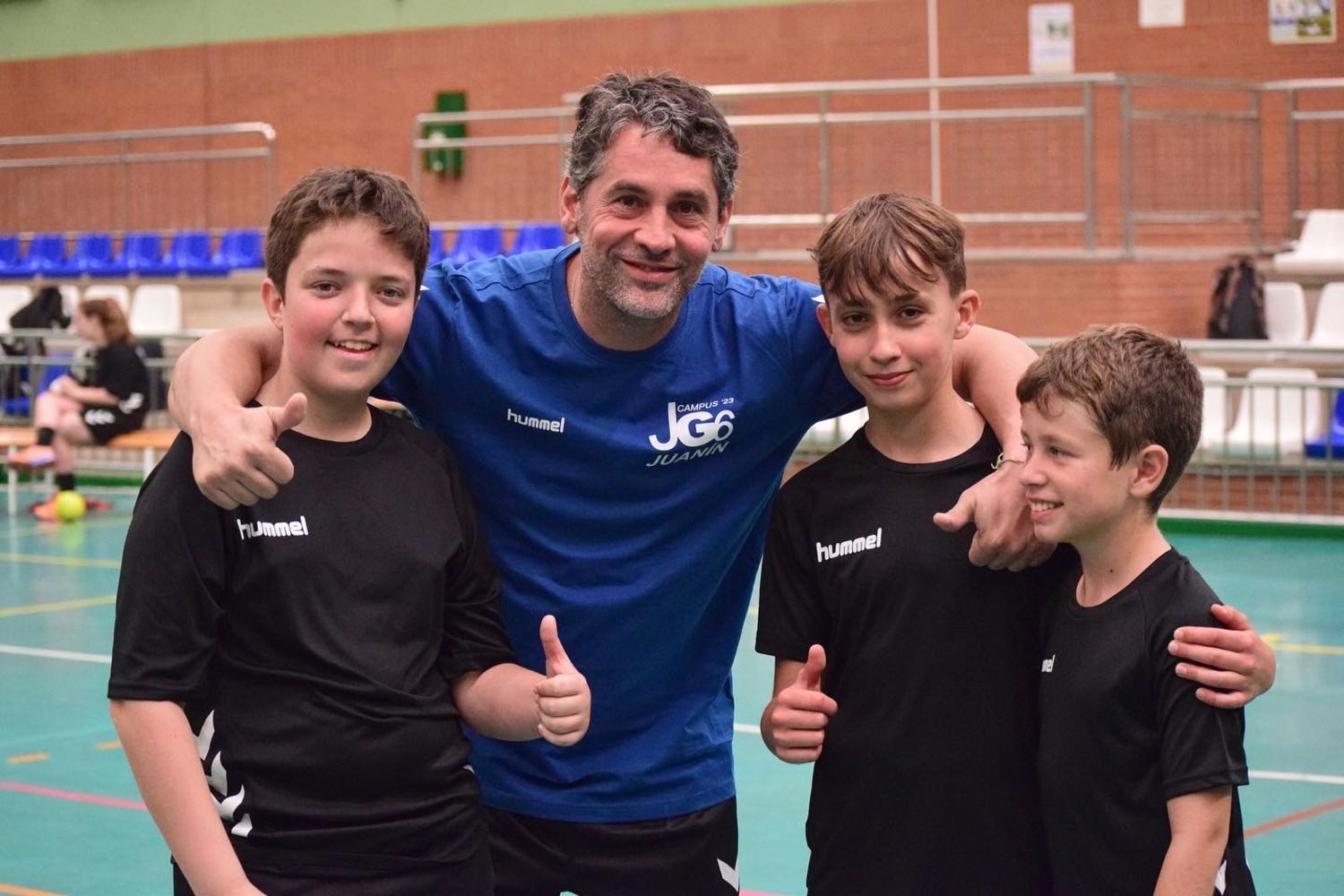 5A300AA5 EE13 4431 8843 C33F5F1198DE 5A300AA5 EE13 4431 8843 C33F5F1198DE