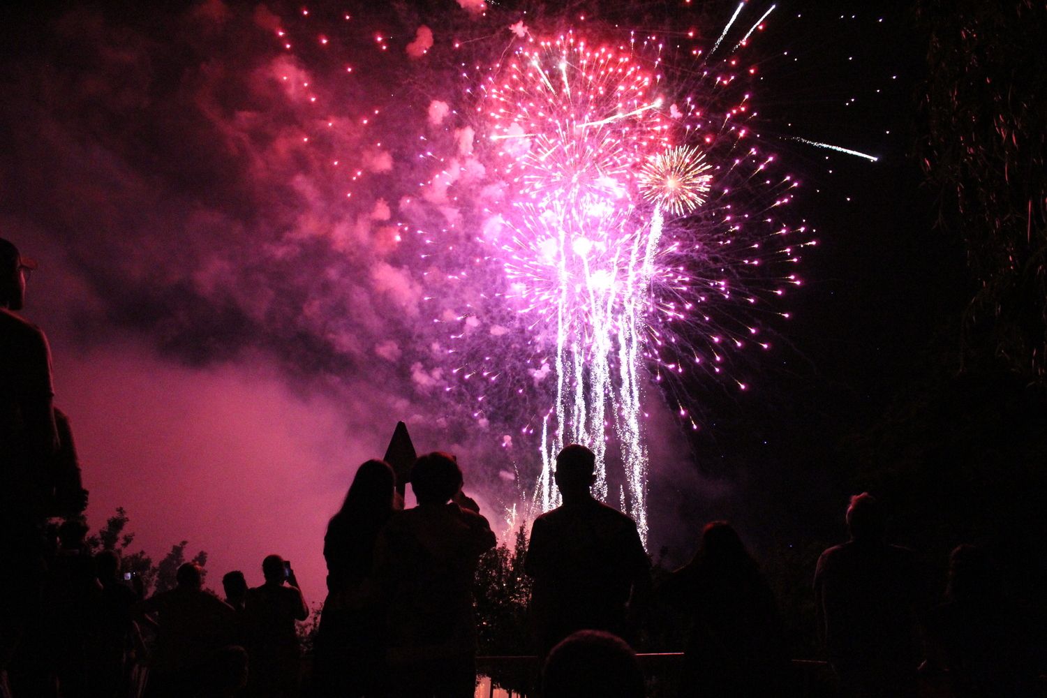 Abierto el concurso el cartel anunciador de las fiestas de San Juan y San Pedro en León | José Martín Abierto el concurso el cartel anunciador de las fiestas de San Juan y San Pedro en León | José Martín