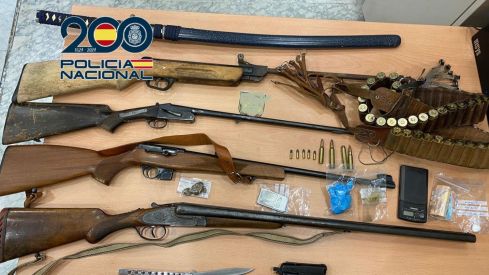 Dos detenidos y un identificado en León por robar escopetas y material de caza en Zamora