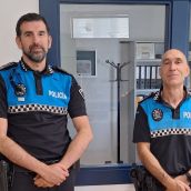 Alberto Ferrero, el nuevo jefe de la Policía Local  de San Andrés del Rabanedo, junto a su predecesor en el cargo, José Carlos Calvo 