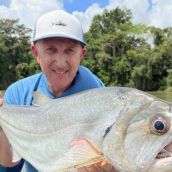 Las aventuras de Kike Calleja en el programa 'Rio Salvaje' dan el salto al prime time de Cuatro | Mediaset