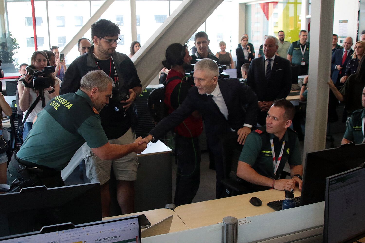 El ministro del Interior, Fernando Grande-Marlaska, presenta el sistema de denuncia telemática de la Guardia Civil | Peio García / ICAL