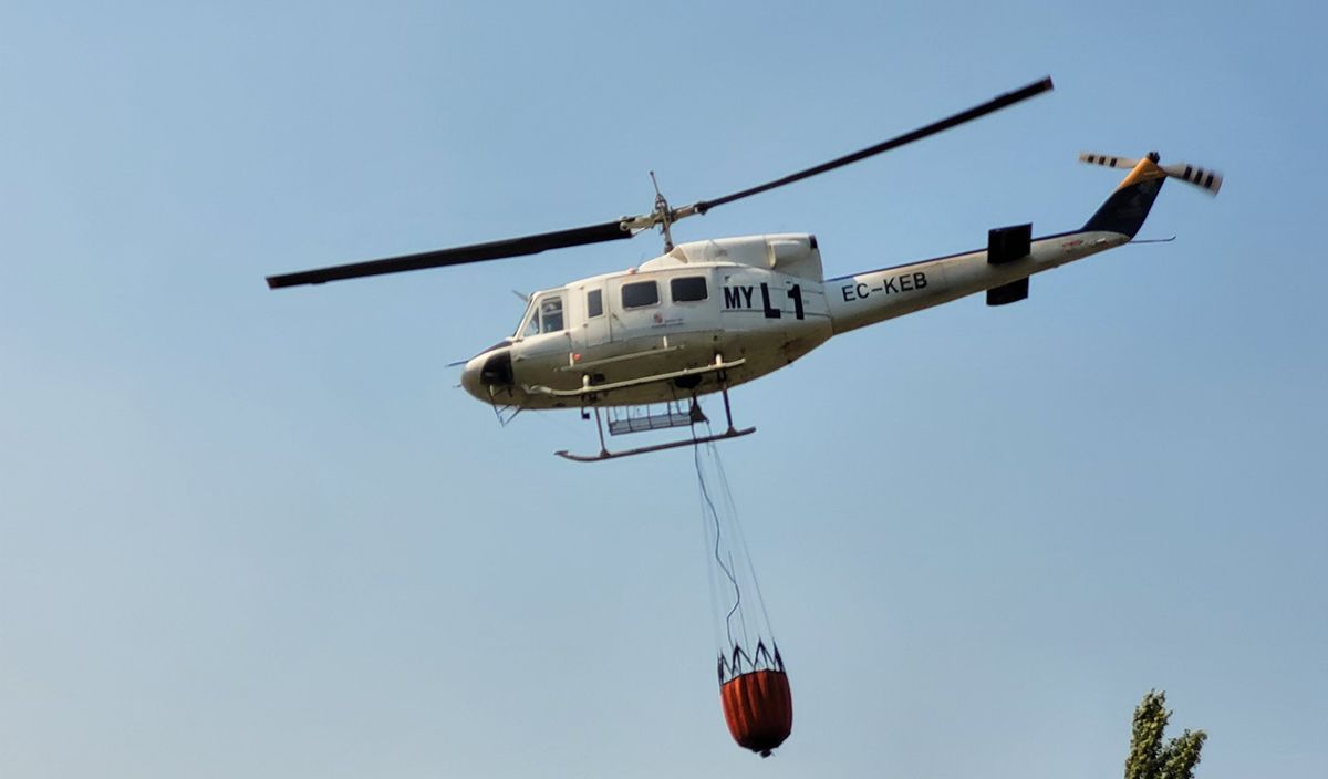 Helicóptero incendios |Declarado un incendio forestal en San Cristobal de la Polantera (León)