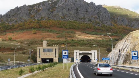 La modernización de los túneles de la AP-66 entre León y Asturias obliga a cortar el tráfico desde el 7 de julio
