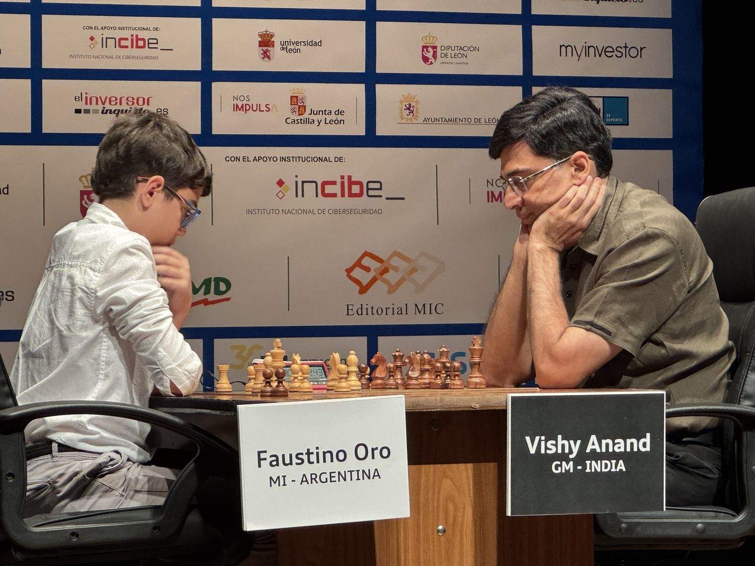 Vishy Anand alcanza la final del Magistral de León y Faustino Oro brilla como promesa mundial del ajedrez