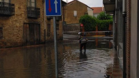 Varios incidentes provocados por las tormentas obligan a intervenir a los bomberos de la Diputación de León