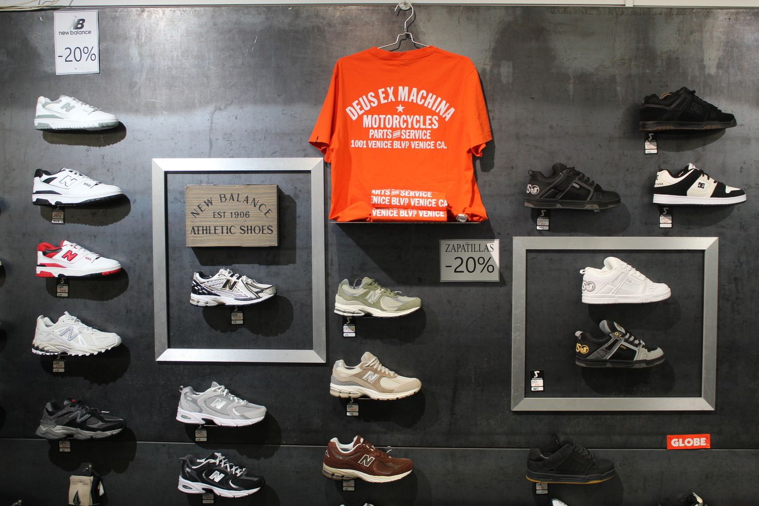 JAVA shop en la avenida Lancia de León