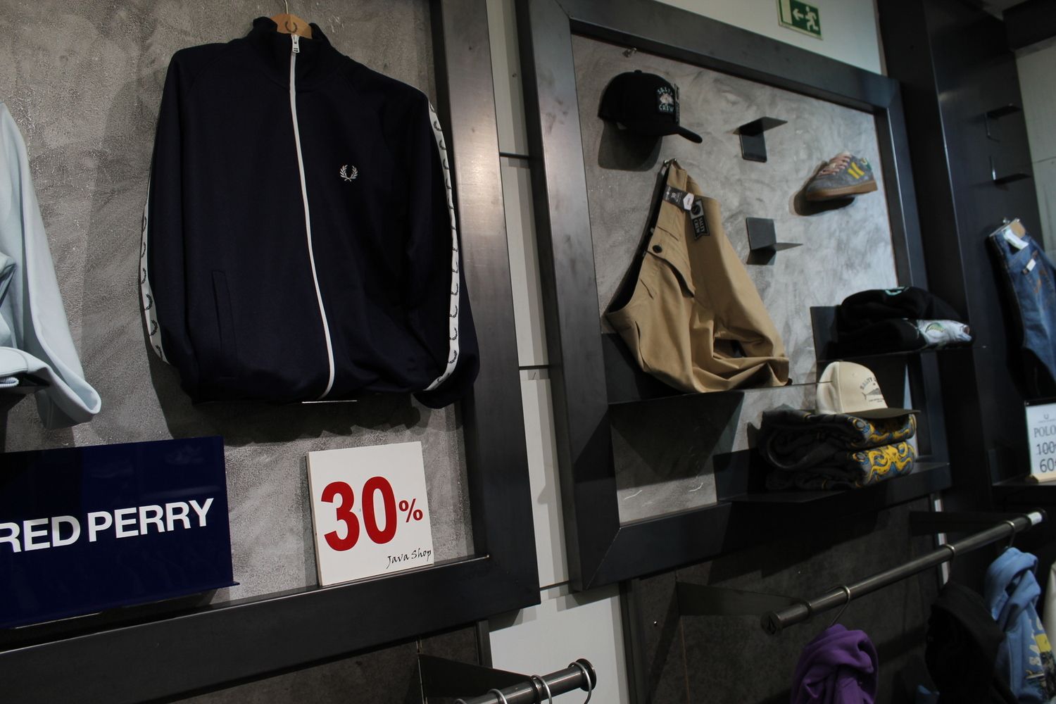 JAVA shop en la avenida Lancia de León