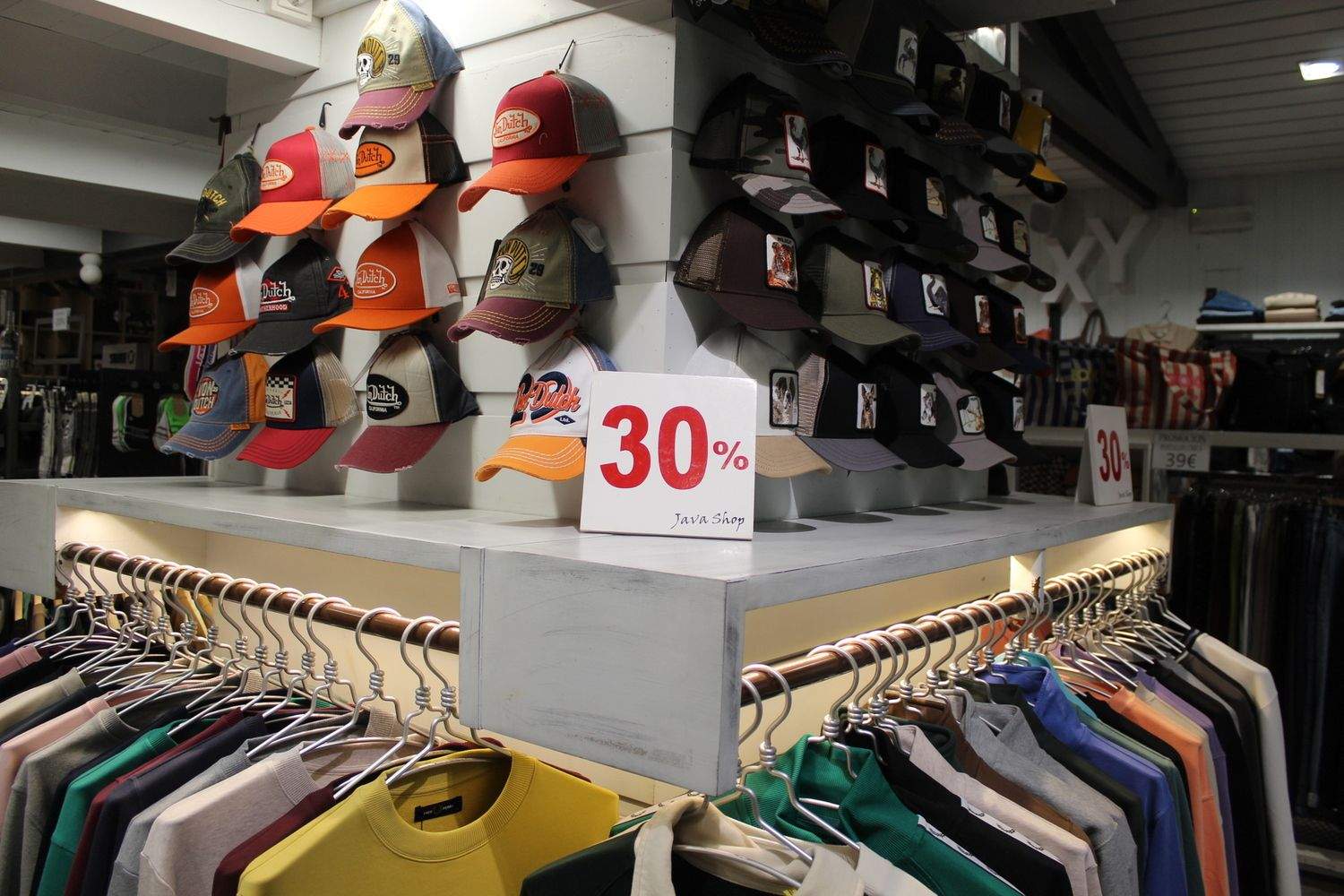 JAVA shop en la avenida Lancia de León