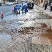 Un nuevo reventón en Párroco Pablo Diez vuelve a afectar a los vecinos de Trobajo del Camino 