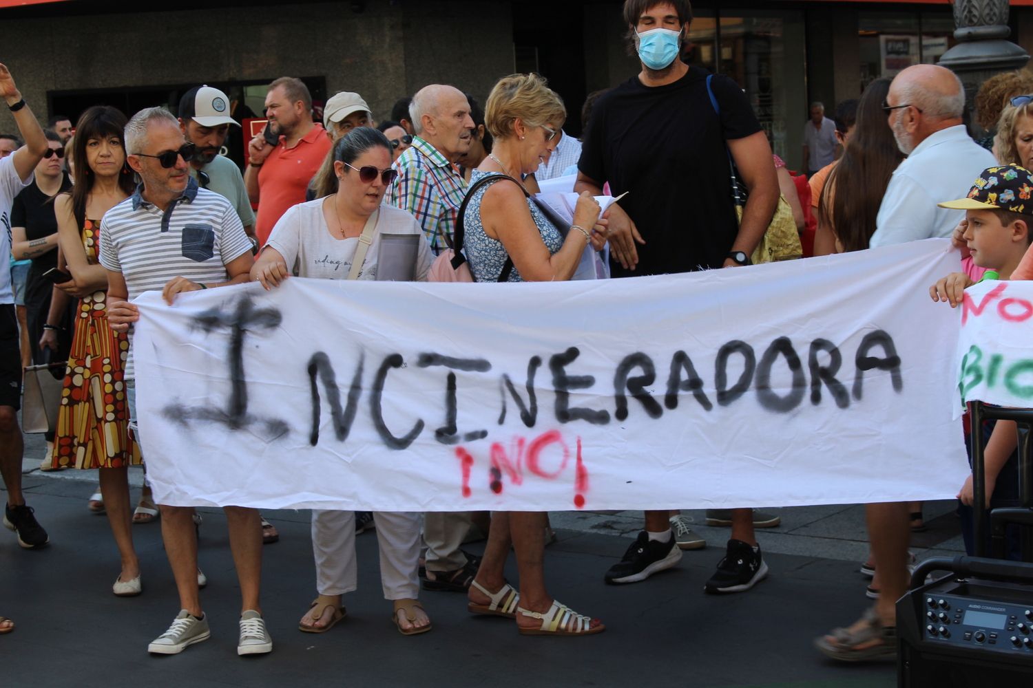 Concentración contra la construcción de la planta de biomasa de la Red de Calor de León