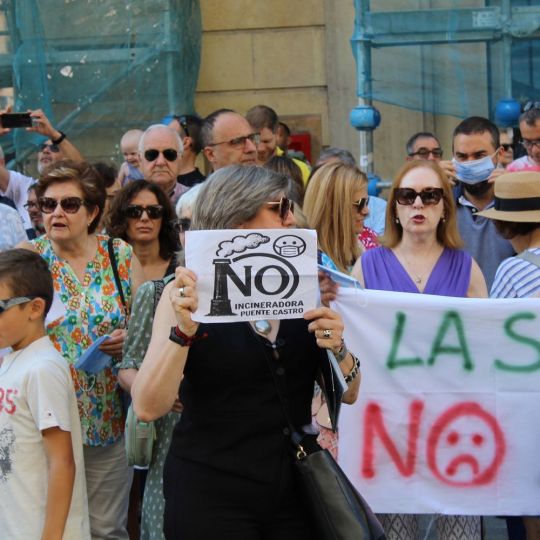 Vecinos de La Lastra y Puente Castro llevan a los tribunales la red de calor de León