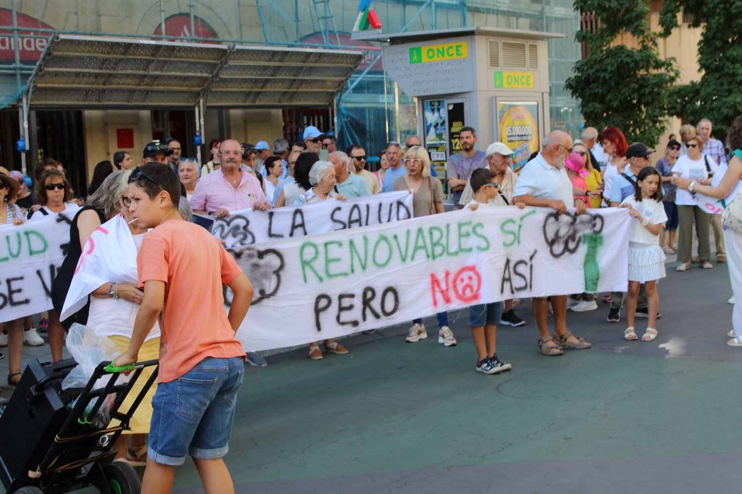 Concentración contra la construcción de la planta de biomasa de la Red de Calor de León