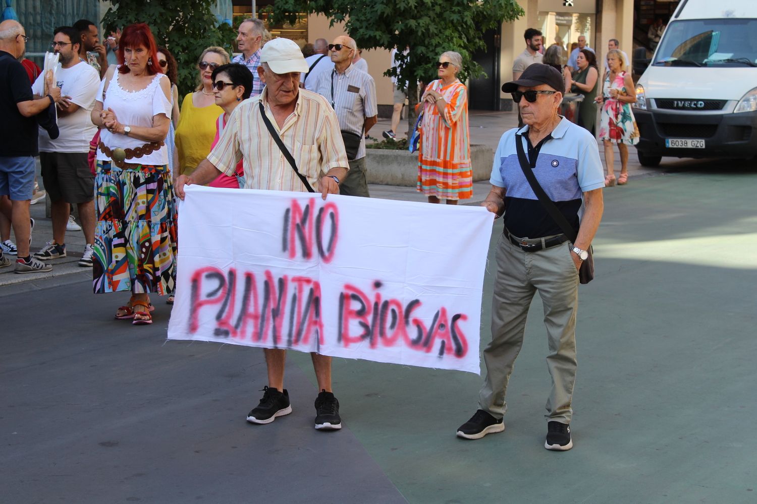 Concentración contra la construcción de la planta de biomasa de la Red de Calor de León