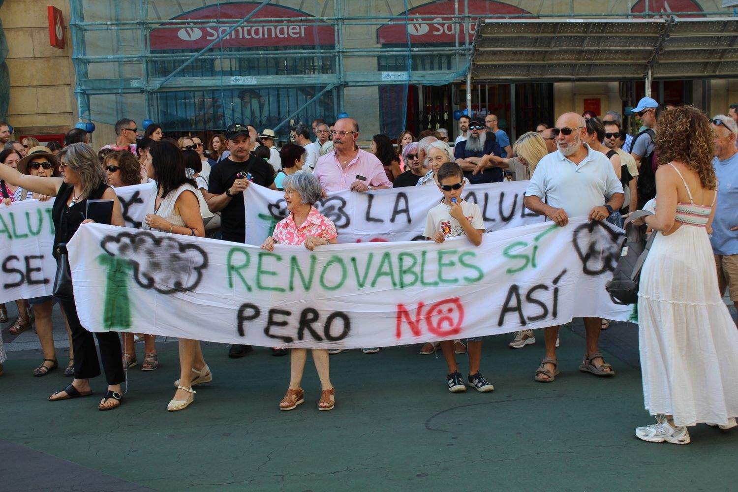 Concentración contra la construcción de la planta de biomasa de la Red de Calor de León