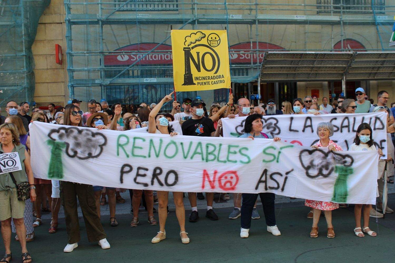 Concentración contra la construcción de la planta de biomasa de la Red de Calor de León