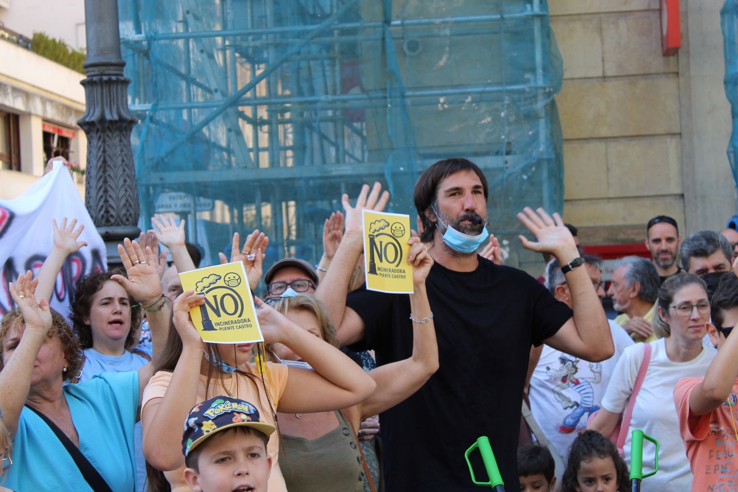 Concentración contra la construcción de la planta de biomasa de la Red de Calor de León