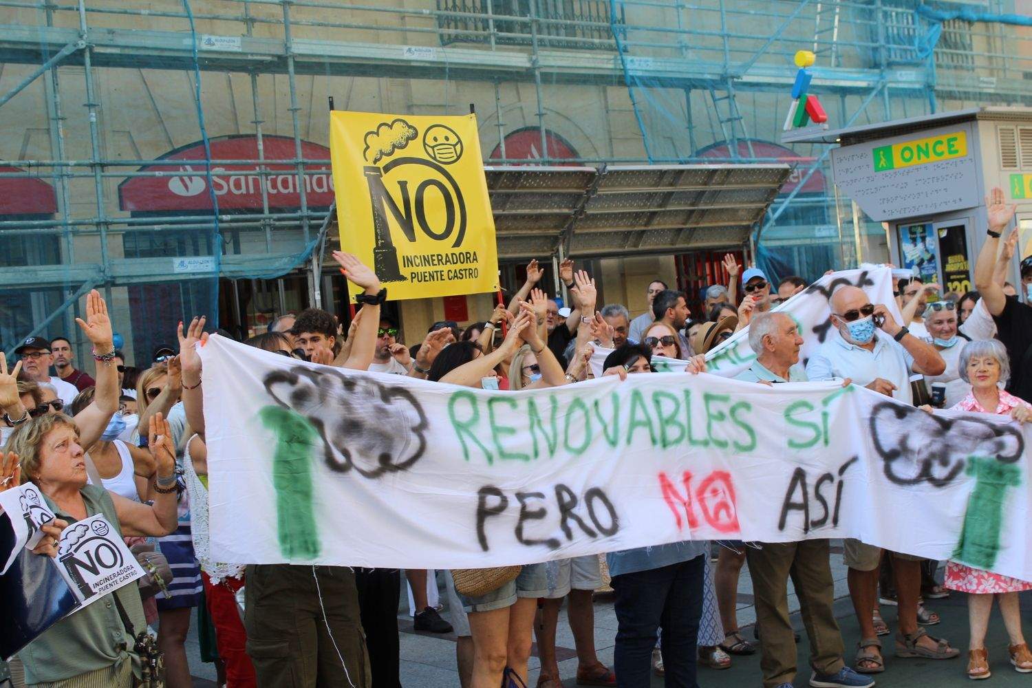Concentración contra la construcción de la planta de biomasa de la Red de Calor de León