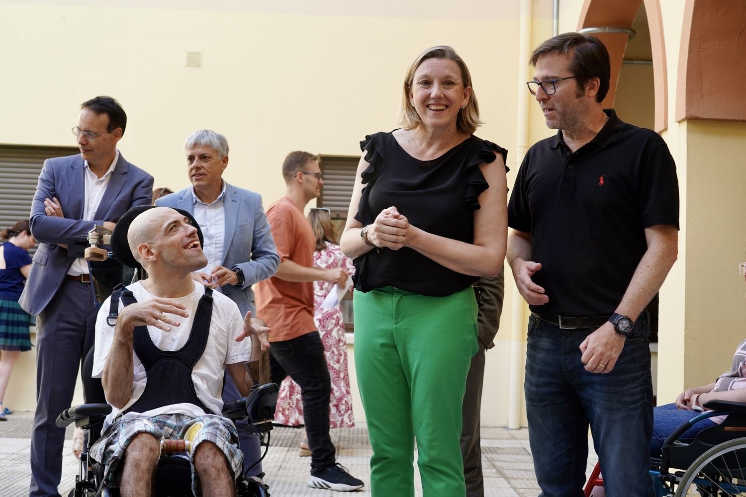 La vicepresidenta de la Junta y consejera de Familia e Igualdad de Oportunidades visita un centro social de Cáritas Diocesana de Astorga | Campillo / ICAL