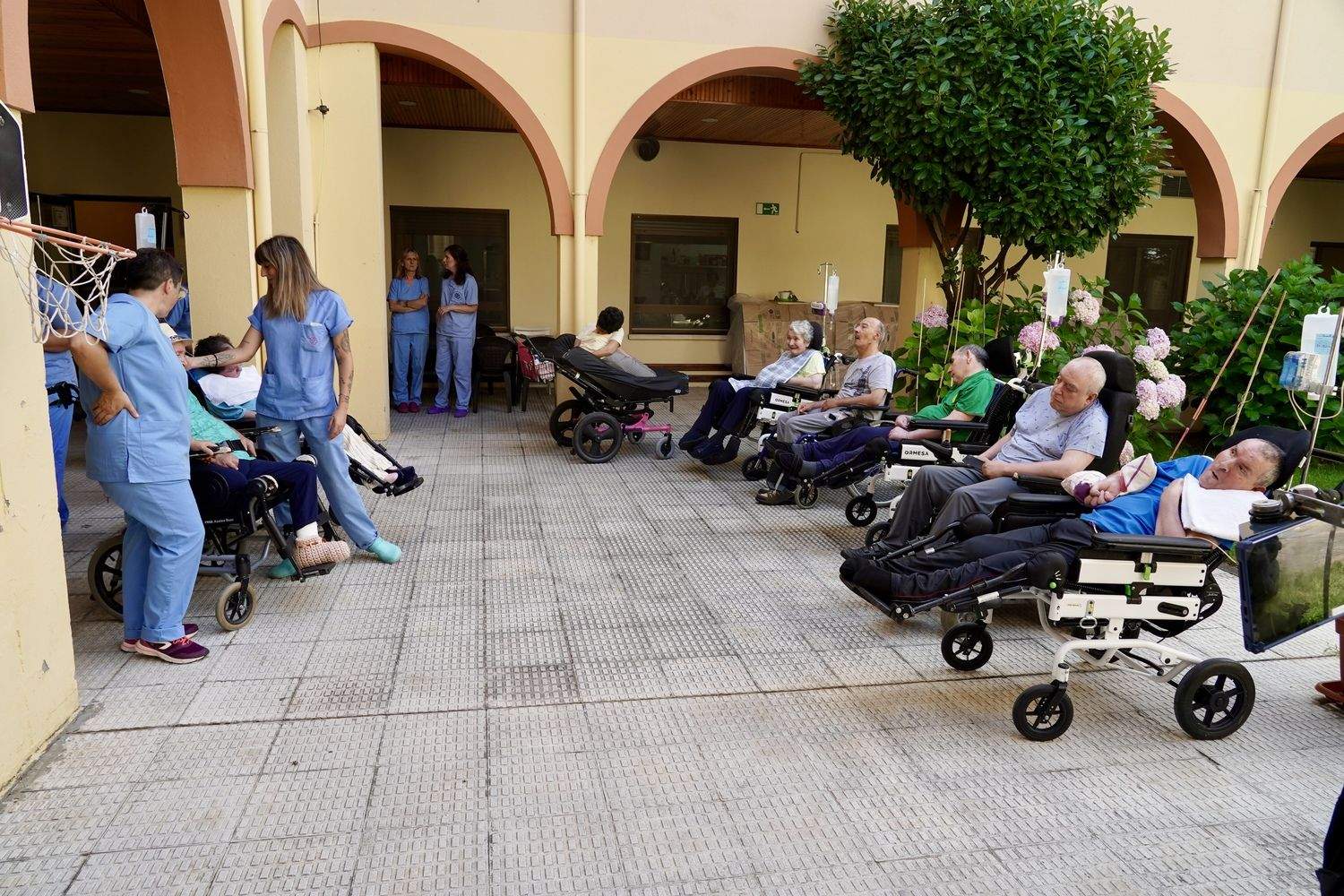 La vicepresidenta de la Junta y consejera de Familia e Igualdad de Oportunidades visita un centro social de Cáritas Diocesana de Astorga | Campillo / ICAL