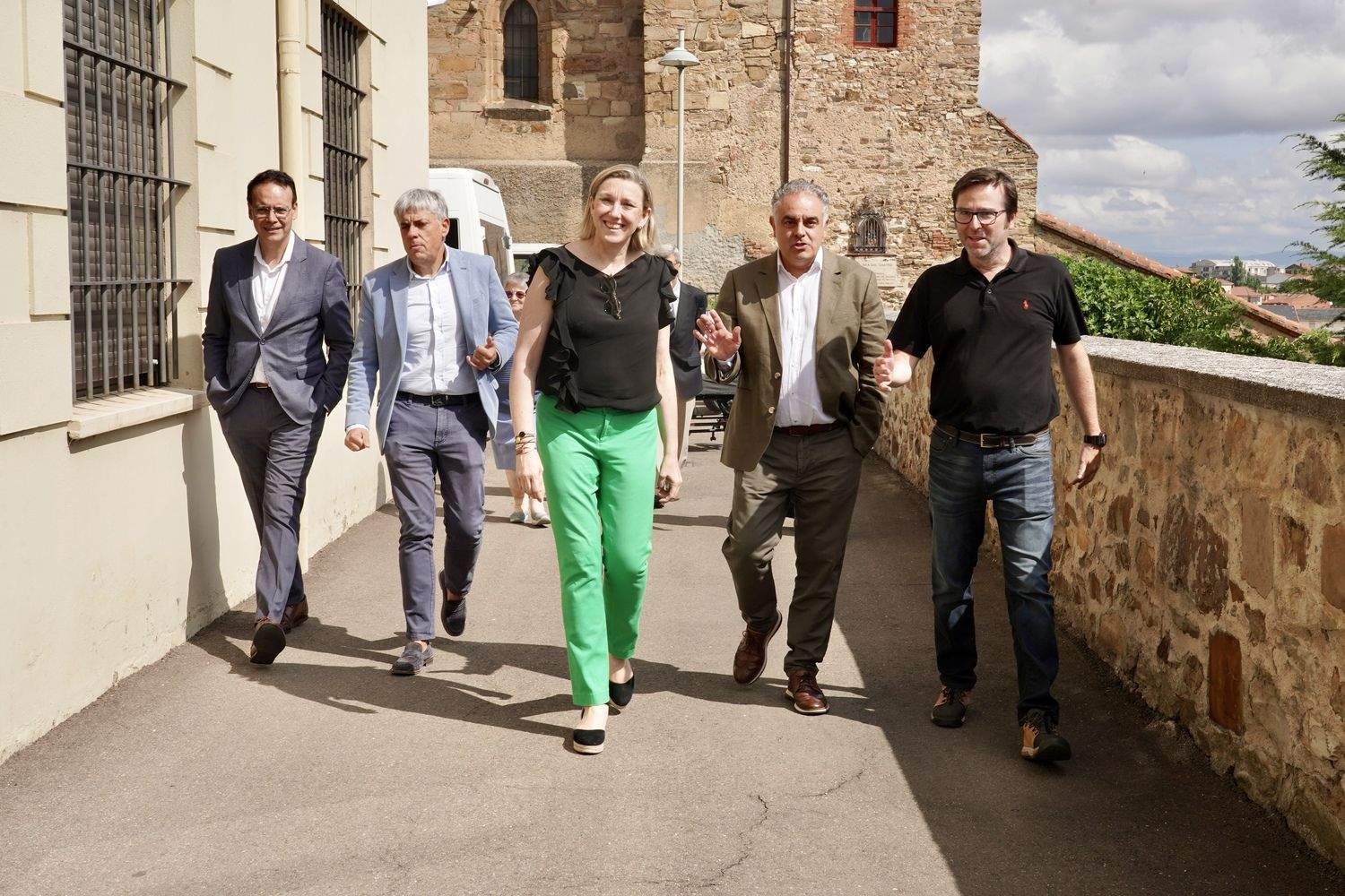 La vicepresidenta de la Junta y consejera de Familia e Igualdad de Oportunidades visita un centro social de Cáritas Diocesana de Astorga | Campillo / ICAL