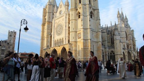 León rememora su historia con los actos 'Un trono para una mujer leonesa: Urraca I' | José Martín