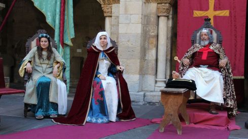 León rememora su historia con los actos 'Un trono para una mujer leonesa: Urraca I' | José Martín