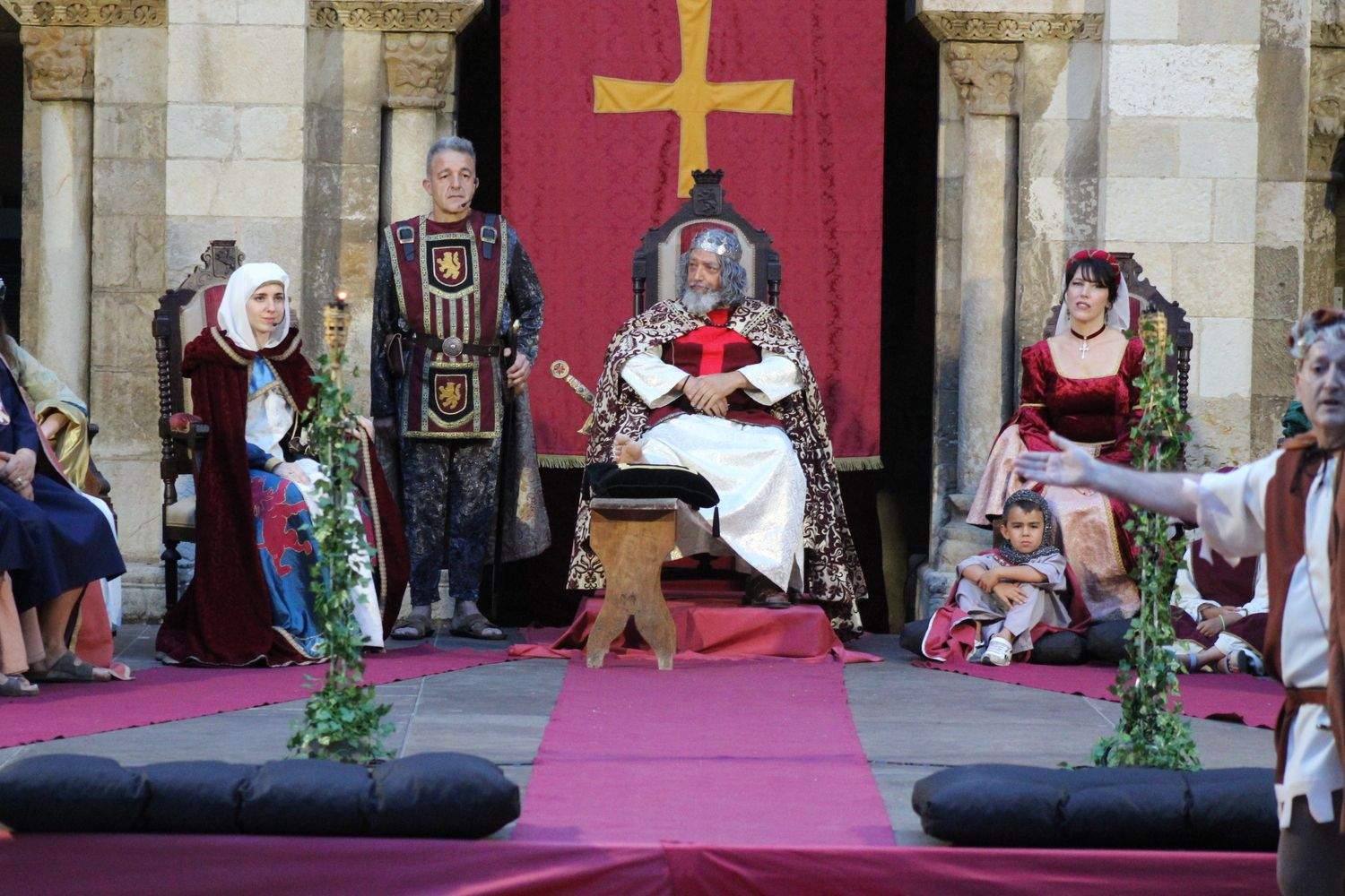 León rememora su historia con los actos 'Un trono para una mujer leonesa: Urraca I' | José Martín