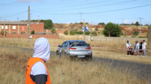 Trobajo del Camino ruge al ritmo de los motores del Slalom | José Martín