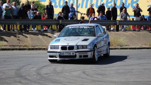 Trobajo del Camino ruge al ritmo de los motores del Slalom | José Martín