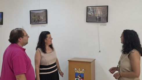 La Bañeza disfruta de la exposición "Rincones de León": Un homenaje al paisaje de la provincia