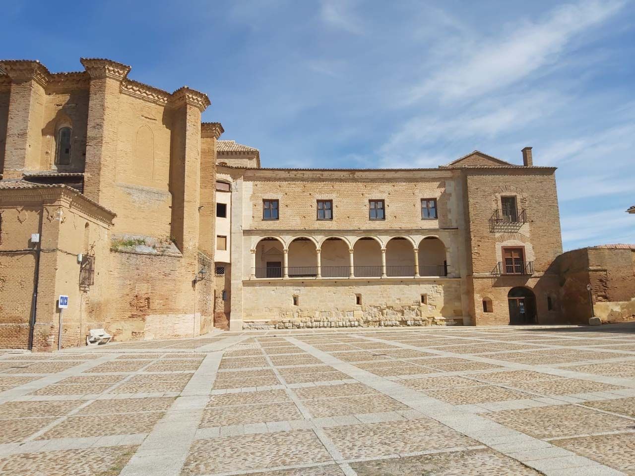 Palacio de los Marqueses de Grajal (1) Palacio de los Marqueses de Grajal (1)