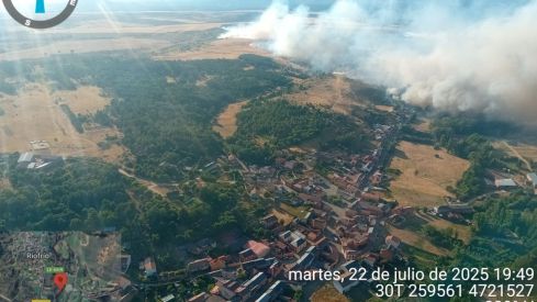 El incendio de Ferreras (León) baja a Nivel 0 gracias al trabajo de extinción y las buenas condiciones durante la noche | Naturleza CyL