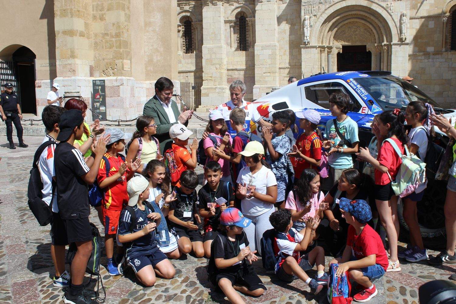 Presentación del coche con el que el leonés Jesús Calleja participará en el Dakar 2026